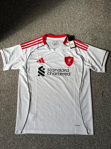 Liverpool 25/26 shirt beschikbaar voor biedingen