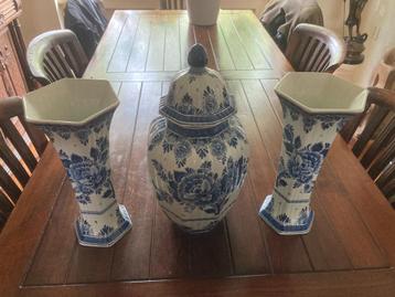 T.K. Vintage Delft Blauw kast stel in goede en nette staat beschikbaar voor biedingen