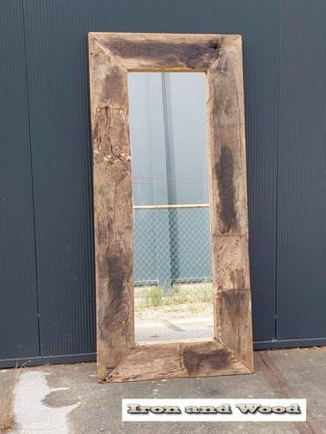 Stoere grote spiegel 135x60 - oud eiken wagonplanken lijst beschikbaar voor biedingen