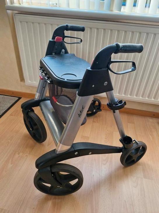 Fijne rollator met verstelbaarheid, Diversen, Rollators, Gebruikt, Ophalen