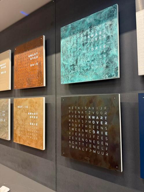 Nieuw Qlocktwo Biegert & Funk Raw Iron Woordklok Design Klok, Huis en Inrichting, Woonaccessoires | Klokken, Nieuw, Ophalen of Verzenden
