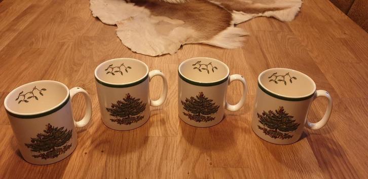 Spode christmas tree bekers mokken kerst kerstservies, Huis en Inrichting, Keuken | Servies, Nieuw, Overige stijlen, Aardewerk