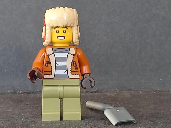 Lego BAM minifig NIEUW Sneeuw Winter Minifiguur Bontmuts, Kinderen en Baby's, Speelgoed | Duplo en Lego, Nieuw, Lego, Complete set