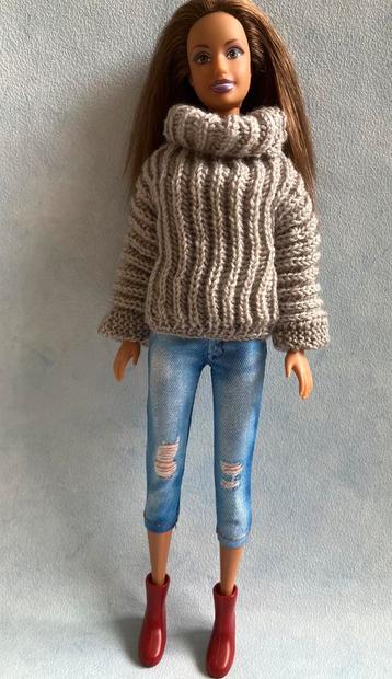 Gebreide barbie trui beschikbaar voor biedingen