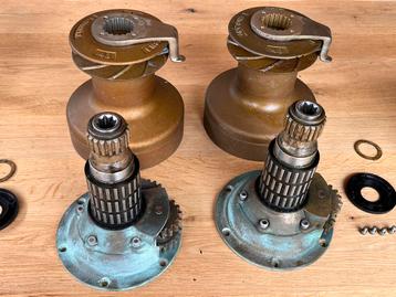 2 x Lewmar 48 st / selftailing lier two speed beschikbaar voor biedingen