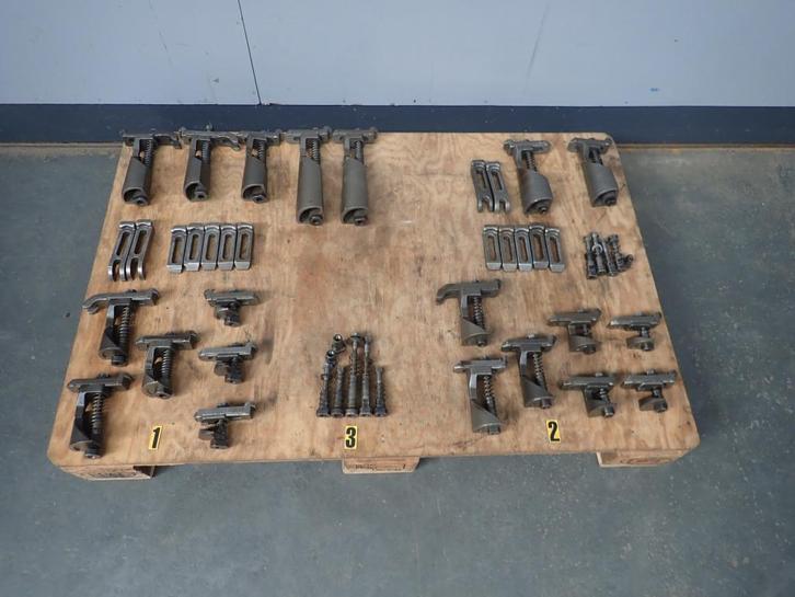 Opspansysteem , T-moer 12mm / 14mm / 16mm ( Zwitsers / AMF ), Doe-het-zelf en Verbouw, Draaibanken, Gebruikt, Freesbank, Ophalen of Verzenden