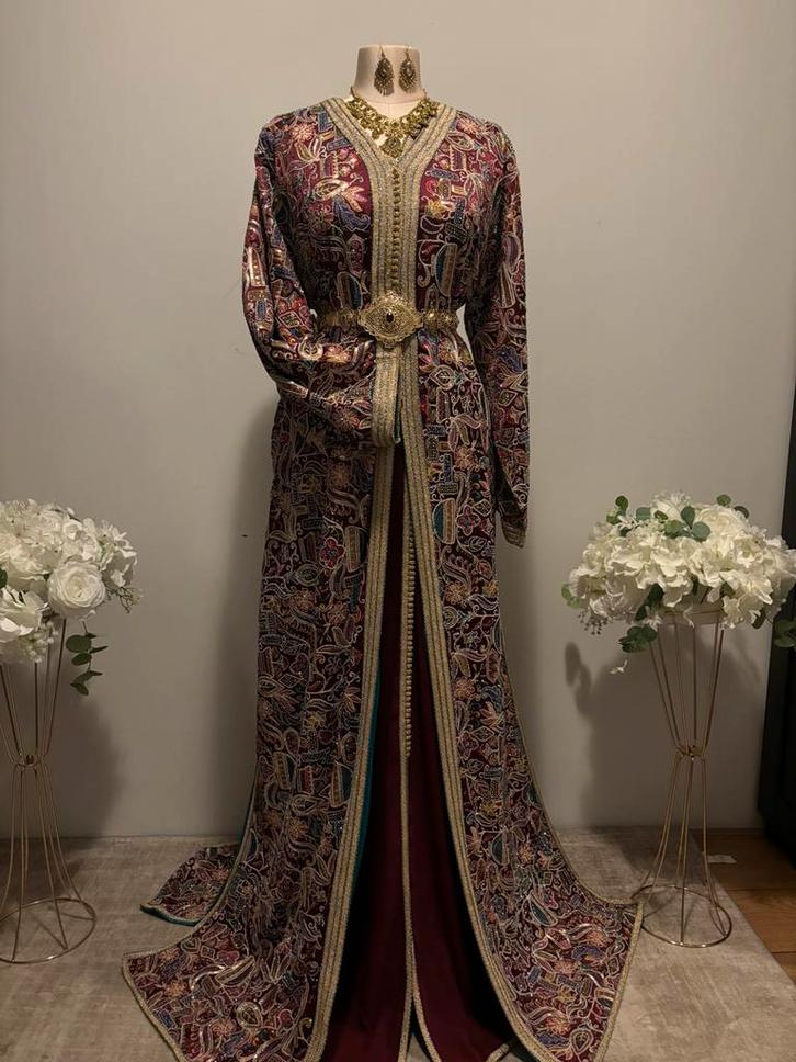 Takchita’s en kaftan’s te HUUR, Kleding | Dames, Gelegenheidskleding, Zo goed als nieuw, Overige typen, Maat 38/40 (M), Ophalen