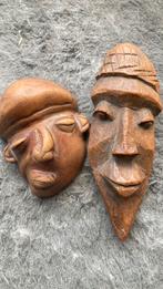 Twee maskers Afrika Hout Houtsnijwerk PSTK!!, Antiek en Kunst, Kunst | Niet-Westerse kunst, Verzenden