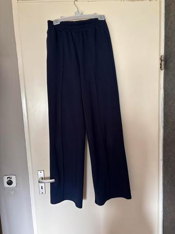 By Swan mooie donkerblauwe jog pantalon mt M ZGAN beschikbaar voor biedingen