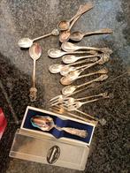 Diverse zilveren theelepels en vorkjes en een suikerschep, Antiek en Kunst, Ophalen