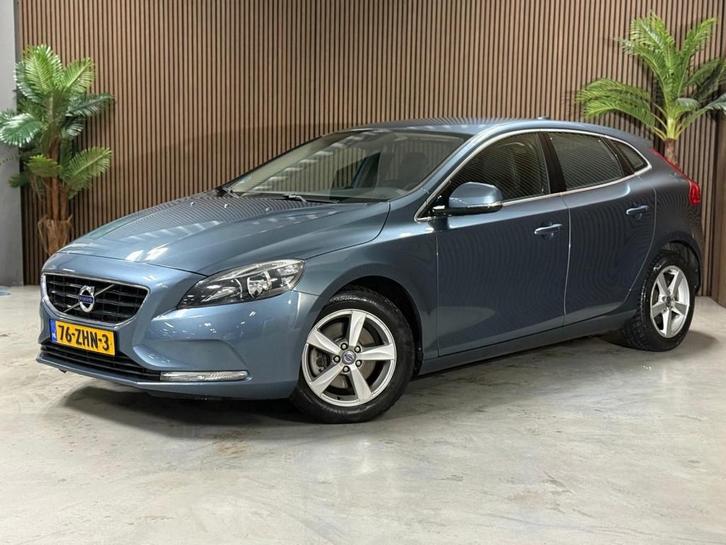Volvo V40 1.6 T3 Momentum, Auto's, Volvo, Bedrijf, V40, ABS, Airbags, Airconditioning, Boordcomputer, Climate control, Cruise Control