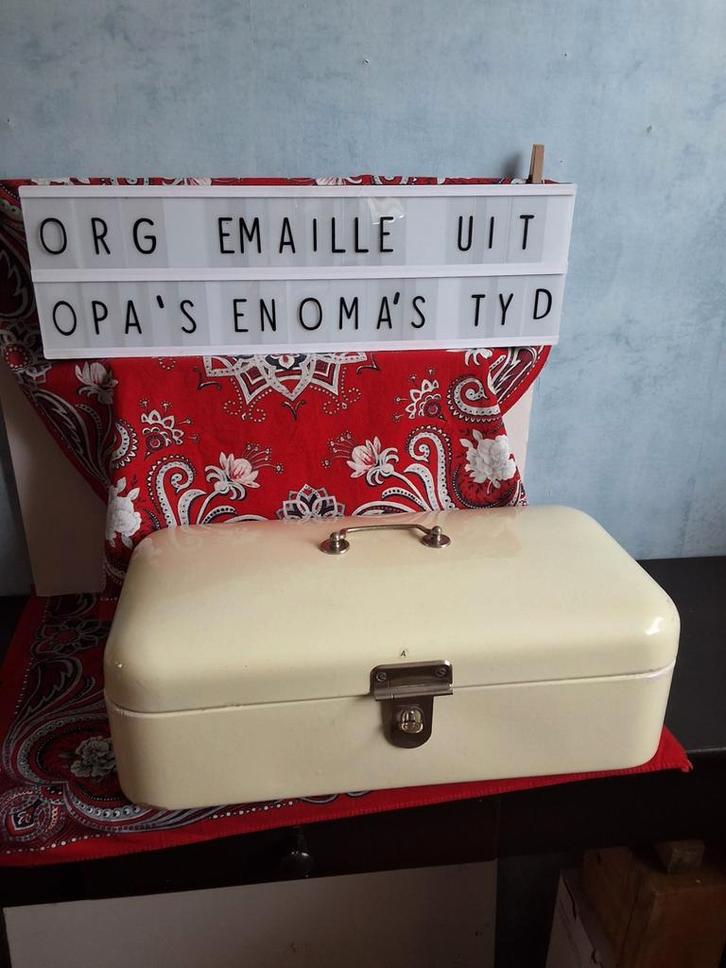 De enige echte emaille broodtrommel uit opa's&oma's tijd, Antiek en Kunst, Antiek | Emaille, Ophalen of Verzenden