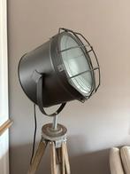 Prachtige vloerlamp in perfecte staat. Driepoot kruispoot, Ophalen, Zo goed als nieuw, Hout, 150 tot 200 cm