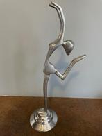 Mooi modern aluminium beeld van een danseres voor €30,00, Ophalen, Zo goed als nieuw