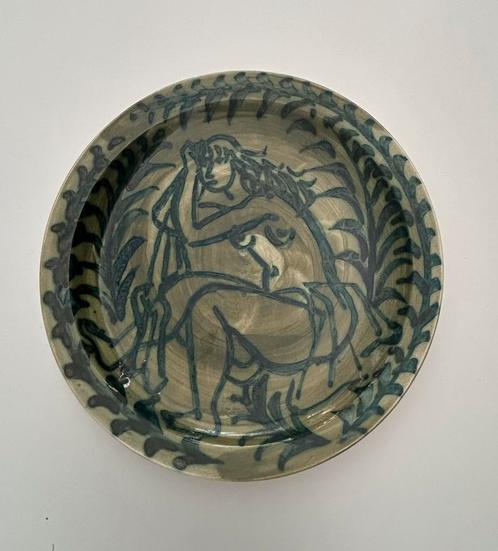 Teun Roosenburg bord afbeelding vrouw, Antiek en Kunst, Antiek | Keramiek en Aardewerk, Ophalen of Verzenden