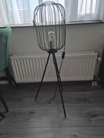 Moderne zwarte staande lamp, Huis en Inrichting, Ophalen, Zo goed als nieuw, Minder dan 100 cm, Metaal