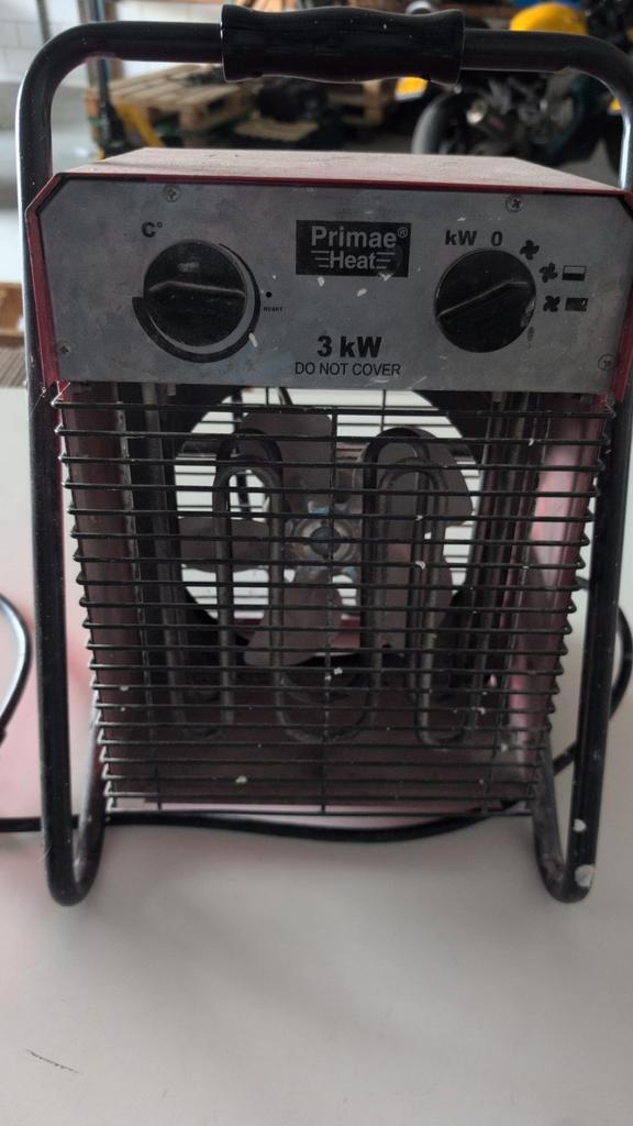 Bouwkachel 3 kW – gebruikt maar goed werkend, Doe-het-zelf en Verbouw, Verwarming en Radiatoren, Gebruikt, 800 watt of meer, Ophalen of Verzenden