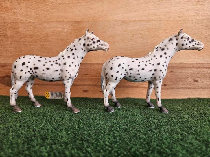 Schleich 13617 Knabstrupper merrie met of zonder vaantje, Verzamelen, Dierenverzamelingen, Zo goed als nieuw, Beeldje of Figuurtje