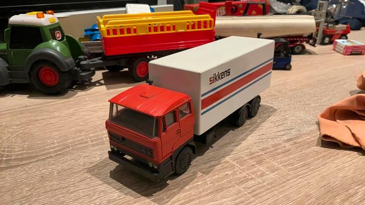 DAF 2800 sikkens in redelijke staat, Lion car geen doos, Hobby en Vrije tijd, Modelauto's | 1:50, Zo goed als nieuw, Bus of Vrachtwagen