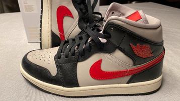 Wmns air jordans 1 mid mt 10  - 42 beschikbaar voor biedingen