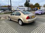 Volkswagen Bora 2.0 Comfortline Automaat, Auto's, Stof, Gebruikt, 4 cilinders, 1984 cc