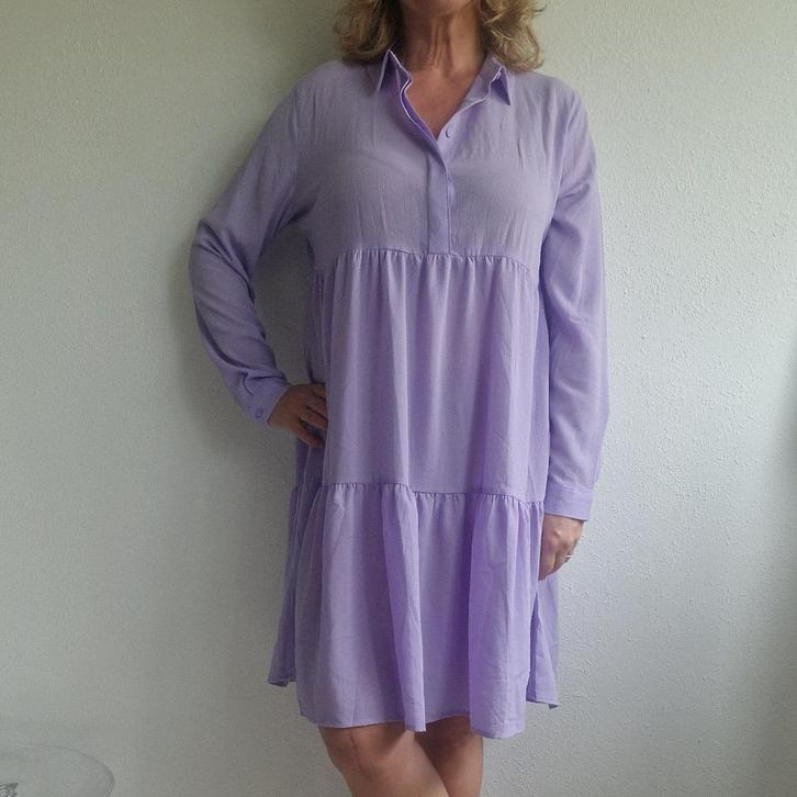 JFY (Jacqeline de Yong) strokenjurk. Maat 40. Lila, Kleding | Dames, Jurken, Nieuw, Maat 38/40 (M), Overige kleuren, Knielengte