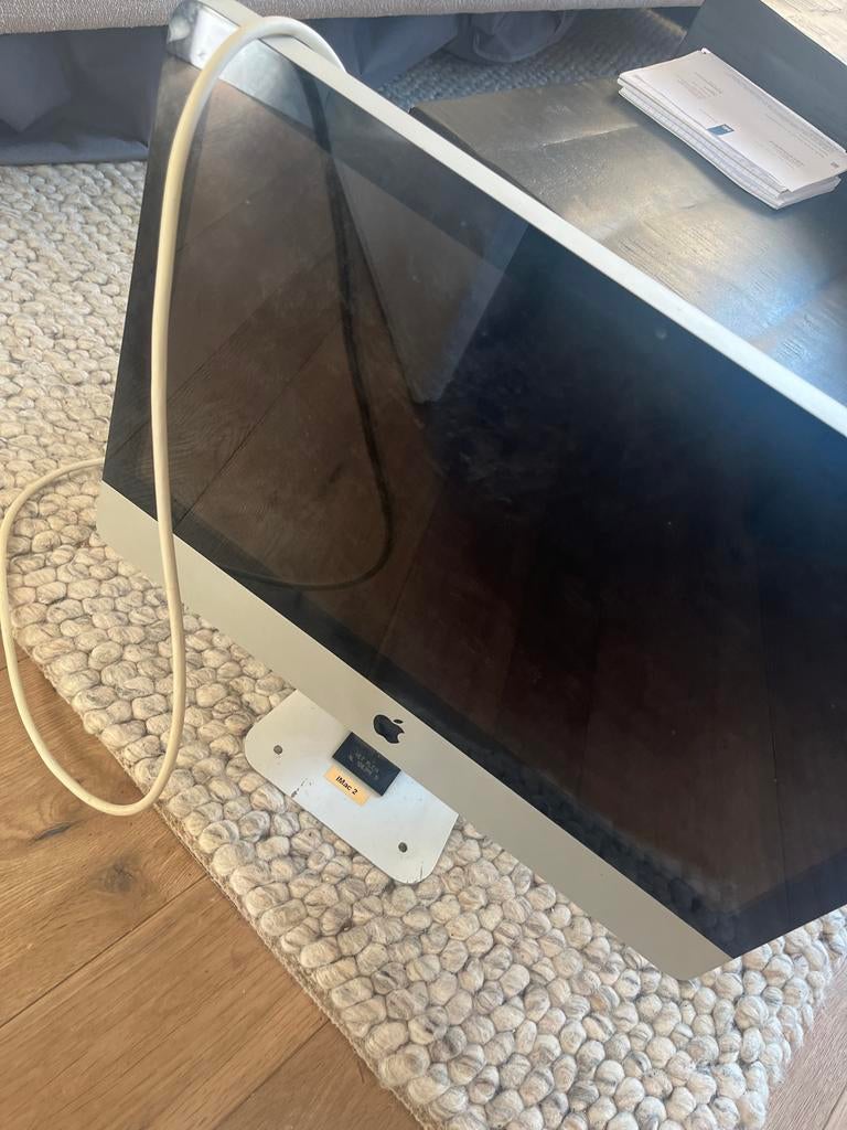 Twee iMac schermen, Full HD, Ophalen of Verzenden, Ingebouwde speakers, 60 Hz of minder