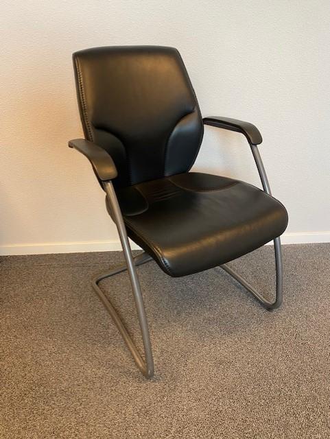 Vergaderstoelen Giroflex 64 -9202 zwart leder 2x voorr., Huis en Inrichting, Stoelen, Gebruikt, Vier, Leer, Metaal, Zwart, Ophalen of Verzenden
