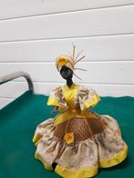 pop afrikaanse vrouw in klederedracht, Verzamelen, Poppen, Ophalen of Verzenden, 'T Olde Gre-j, Info@toldegrej.nl, Endepoelstraat 20f Didam
