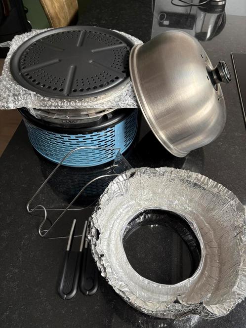 Bijna nieuwe en complete Cobb bbq!, Tuin en Terras, Houtskoolbarbecues, Zo goed als nieuw, Met accessoires, Ophalen of Verzenden