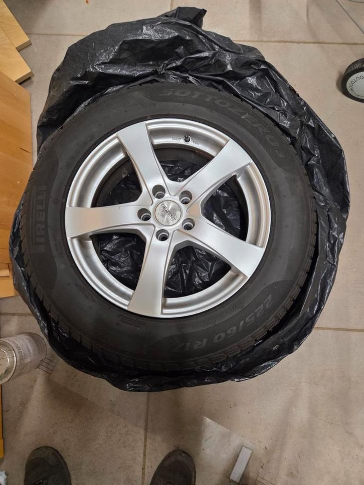 Winterbanden set Peugeot 3008 SUV - 225/60 R17, Auto-onderdelen, Banden en Velgen, Banden en Velgen, Winterbanden, 17 inch, 225 mm