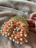 Vintage goudkleur roze gehaakt kralen knip portemonnee beurs, Sieraden, Tassen en Uiterlijk, Portemonnees, Ophalen of Verzenden