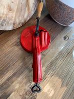 Brocante, vintage rode bonensnijder GEKA, Antiek en Kunst, Ophalen of Verzenden