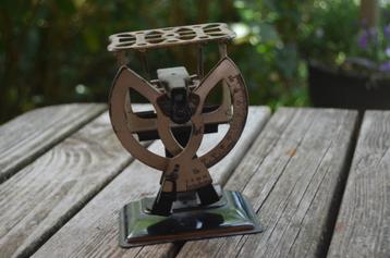 Antiek brievenweegschaaltje (2) beschikbaar voor biedingen