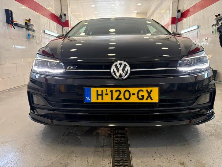Volkswagen Polo 1.0 R-Line  2018 Zwart, Auto's, Volkswagen, Particulier, Polo, Benzine, C, Hatchback, Handgeschakeld, Geïmporteerd
