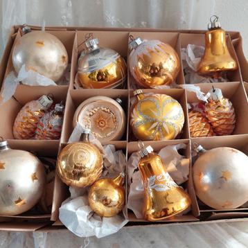 Oude kerst/oude glazen kerstversiering in goud beschikbaar voor biedingen