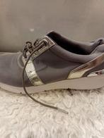 Grijze Michael Kors gympen, Ophalen of Verzenden, Zo goed als nieuw, Grijs, Sneakers of Gympen