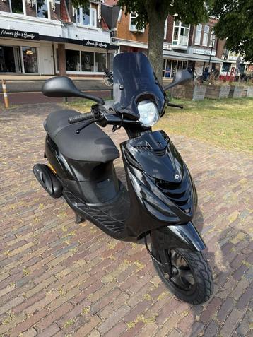 Piaggio Zip sp brom 4t 45km 2015 full option all black 1 eig beschikbaar voor biedingen
