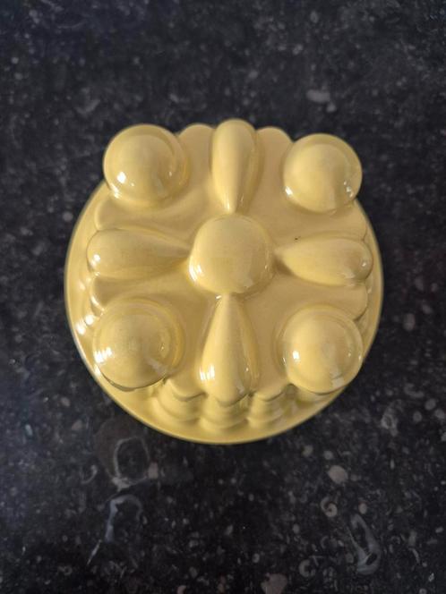 Gele puddingvorm Petrus Regout, Huis en Inrichting, Keuken | Servies, Nieuw, Overige typen, Overige stijlen, Keramiek, Ophalen of Verzenden