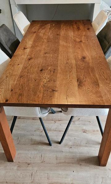 Houten 6-persoons tafel. Grenen  beschikbaar voor biedingen