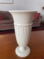 Grote vaas Wedgewood - 28 cm, vaas Edme 1970, Huis en Inrichting, Woonaccessoires | Vazen, Wit, Aardewerk of Porselein, Ophalen of Verzenden