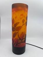 tafellamp 38 cm hoog, doorsnede 12, in de stijl van Gallé, Alphen aan den rijn, De doofpot, Ophalen of Verzenden, Minder dan 50 cm