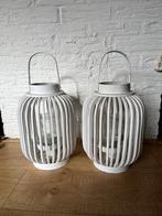 riverdale windlicht grote kaarsen standards wit 2 stuks, Gebruikt, 50 tot 75 cm, Wit, Ophalen of Verzenden