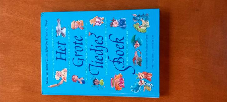 J. van Vugt - Het grote liedjesboek + CD box, Boeken, Kinderboeken | Jeugd | onder 10 jaar, Zo goed als nieuw, Fictie algemeen