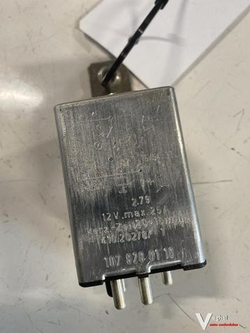 Mercedes W123 1979  Ruitverwarming relais beschikbaar voor biedingen