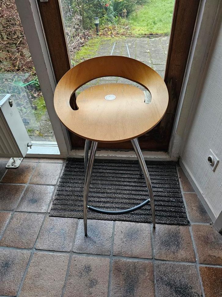 Magis Lyra kruk, Huis en Inrichting, Barkrukken, Gebruikt, 60 tot 90 cm, Hout, Metaal, 1 kruk, Ophalen