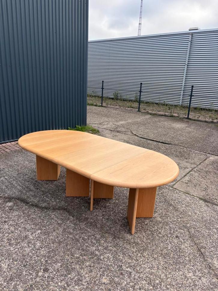 Vintage eettafel uitschuifbaar rond ovaal, Huis en Inrichting, Tafels | Eettafels, Gebruikt, 100 tot 150 cm, Rond, Ophalen