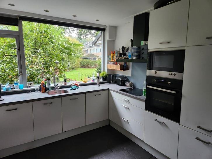Complete witte hoekkeuken met alle inbouwapparatuur (Etna), Huis en Inrichting, Keuken | Complete keukens, Zo goed als nieuw, Hoekkeuken