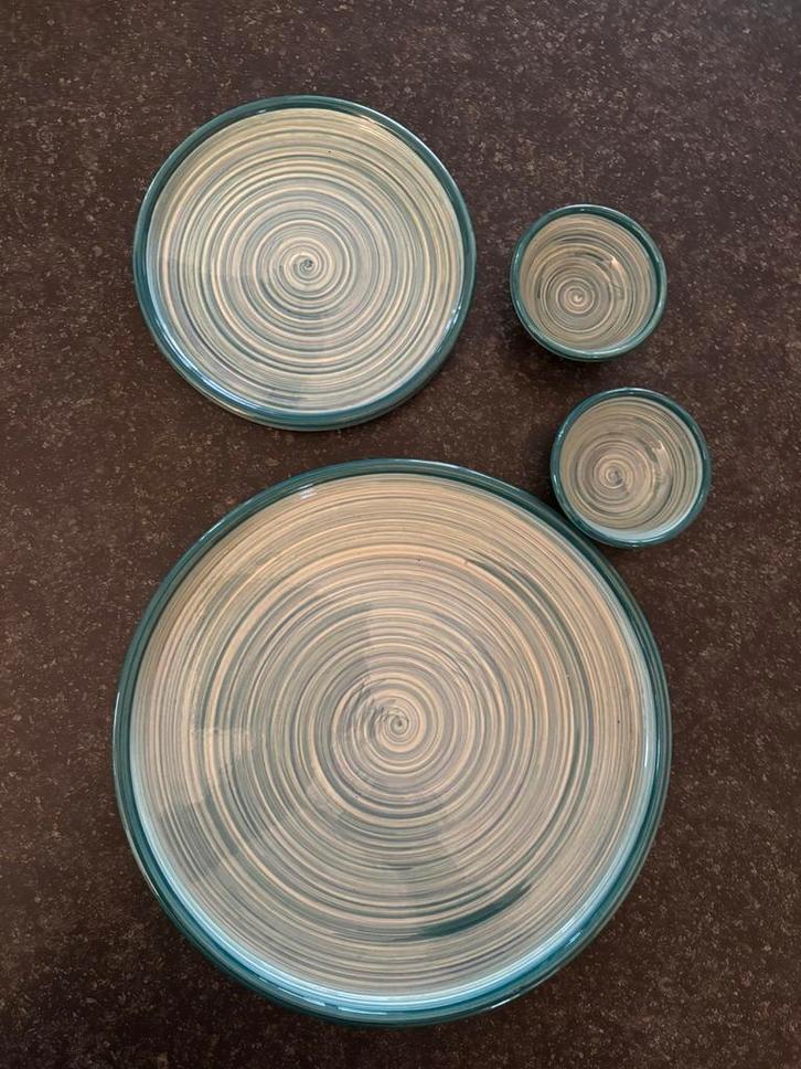 Borden schalen, Huis en Inrichting, Keuken | Servies, Zo goed als nieuw, Bord(en), Overige stijlen, Keramiek, Ophalen of Verzenden