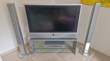 Tekoop: Loewe TV en meubel + recorder + audio beschikbaar voor biedingen